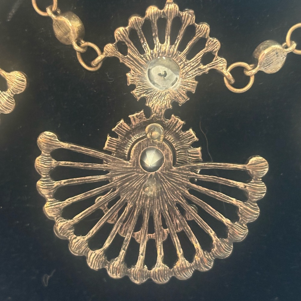 Womens Rhinestone Necklace - Picture 5 of 5